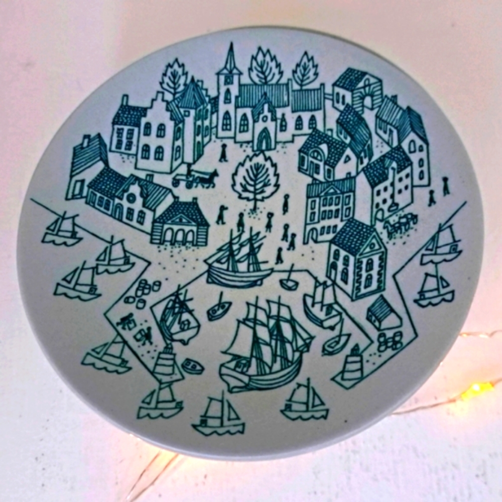 A limited edition set of 2 Nymolle Art Faience Denmark plates